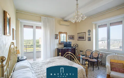 Piazza Bologna – Ampio appartamento con cantina