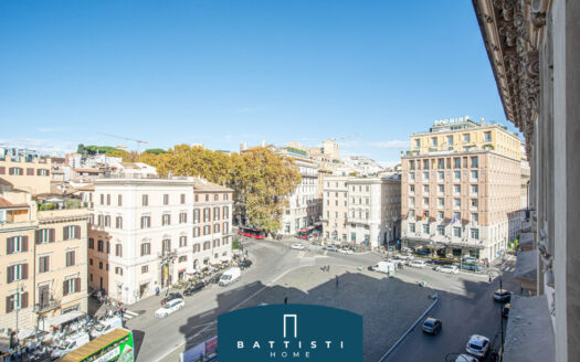 Piazza Barberini – Incantevole piano alto