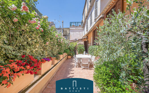 Centro storico – Prestigiosa residenza storica con terrazza
